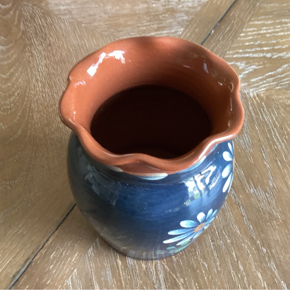 Art Pottery Vase - Picture 3 of 8